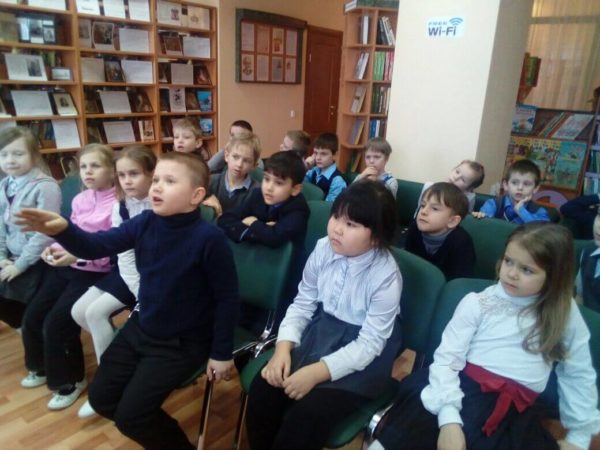Первоклассники села Ершово пришли в гости к книжкам