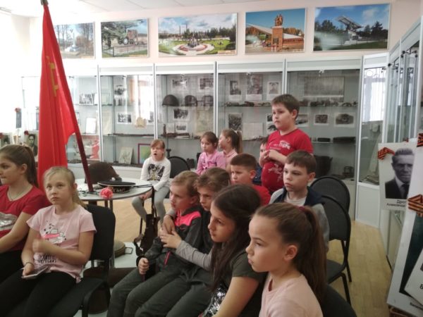 Урок мужества в музейной экспозиции села Каринское